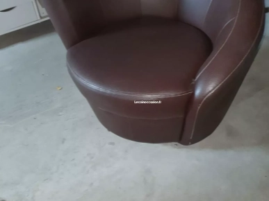 Vente fauteuil simili cuir marron rotatif Vente fauteuil simili cuir marron rotatif