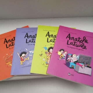 Livres  série ANATOLE LATUILE. Livres  série ANATOLE LATUILE.