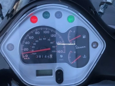 Magnifique Moto Vespa GTS 300 IE SUPER très bon état a 800€ Magnifique Moto Vespa GTS 300 IE SUPER très bon état a 800€