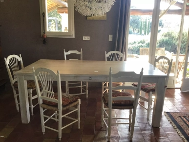 Table et six chaises Table et six chaises