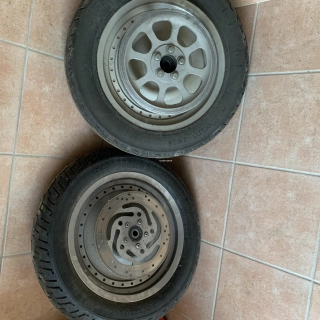 Vends roues pour Harley Davidson Vends roues pour Harley Davidson