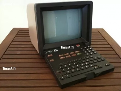 ce Minitel est de dernière génération, vintage ce Minitel est de dernière génération, vintage