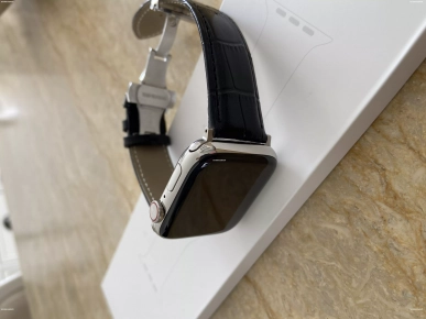 Apple Watch série 4 44mm Stainless steel Apple Watch série 4 44mm Stainless steel