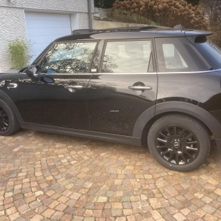 Vends MINI ONE   Essence. Bcp . Édition SOREDITCH . Tbe. 33.000 kms. No métal. TO panoramique électrique , GPS, Blooth, vitres Av et Ar Elec , radar recul’ rétro électrique , feux et essuie glaces autom, Vends MINI ONE   Essence. Bcp . Édition SOREDITCH . Tbe. 33.000 kms. No métal. TO panoramique électrique , GPS, Blooth, vitres Av et Ar Elec , radar recul’ rétro électrique , feux et essuie glaces autom,
