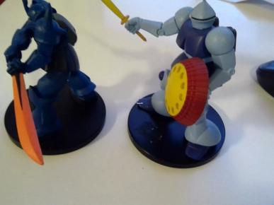 17€ Gyan et Gouf Figures