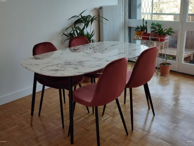 Table à manger + 4 chaises Table à manger + 4 chaises