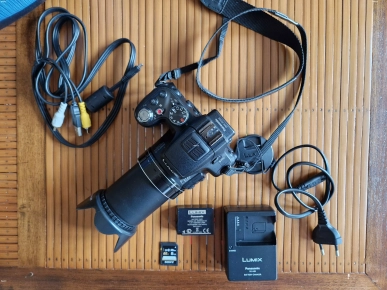 LUMIX Panasonic FZ200