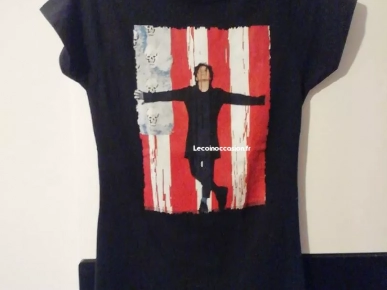 Tee-shirt Indochine très bon état. Tee-shirt Indochine très bon état.