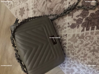 bonjour je vend ce sac bonjour je vend ce sac