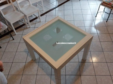 A vendre table en verre