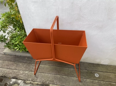 Jardiniere Jardiniere