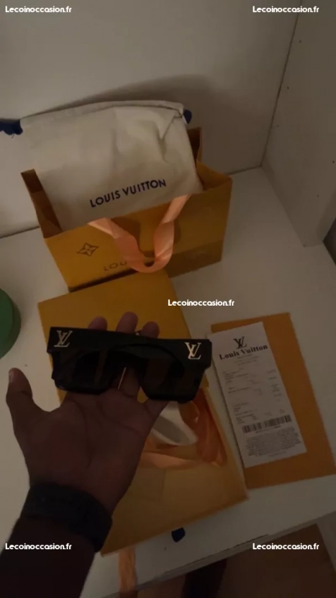 Luis Vuitton lunettes noir
