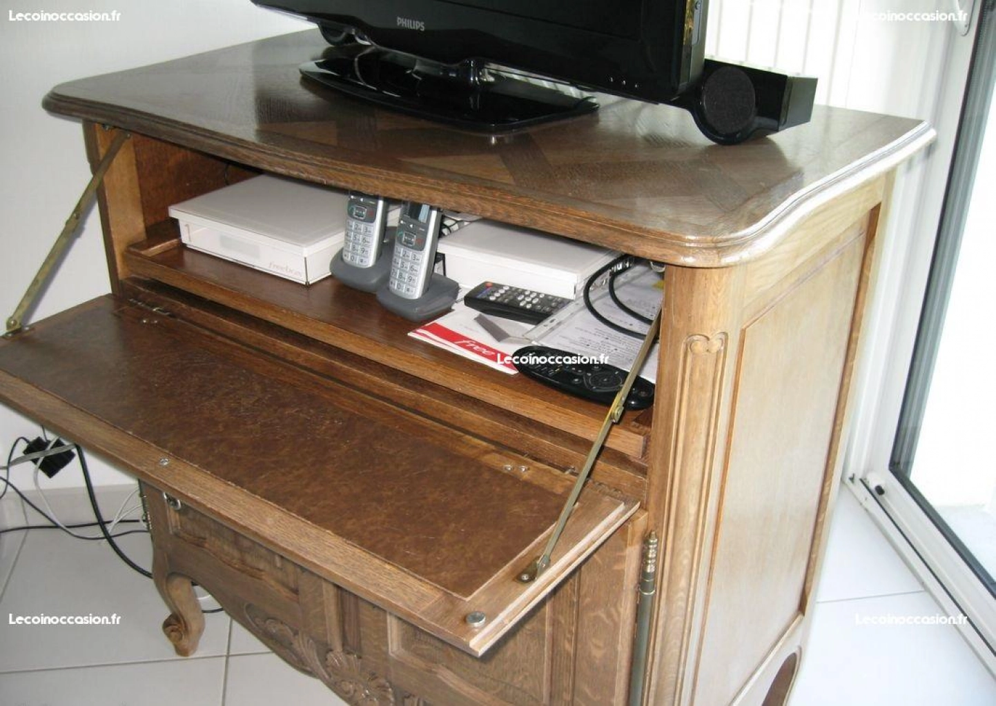 Table basse et meuble télévision style régence