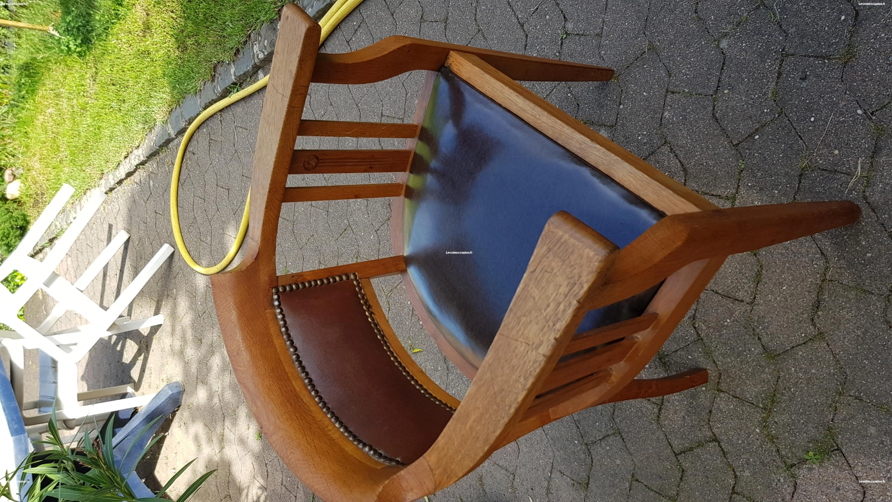 Chaise en bois ancienne