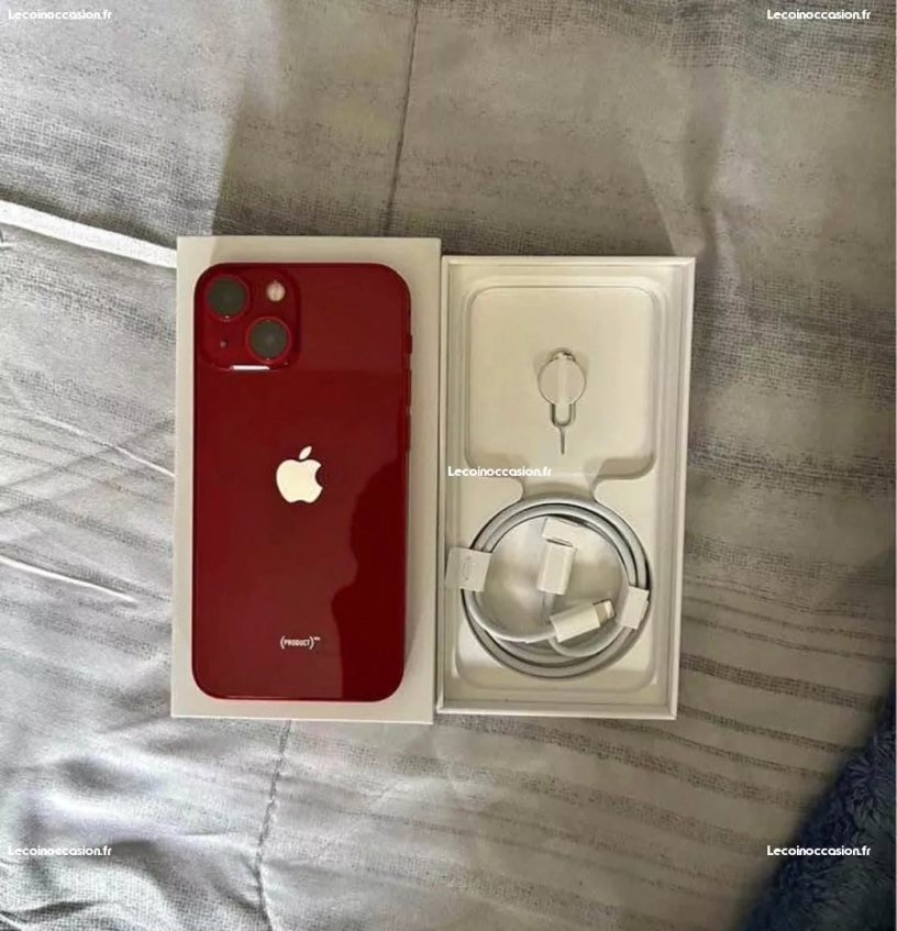 iPhone 13 red product avec boîte et accessoires