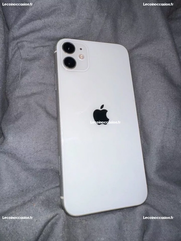 iPhone 11 64Go + factuce et garantie, Paris