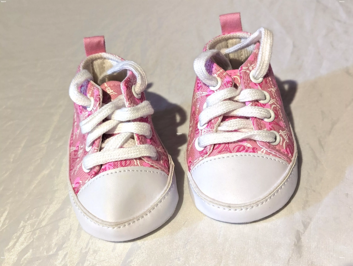 Chaussures Roses Paris Monument Tour Eiffel Cœurs Fermeture Lacet