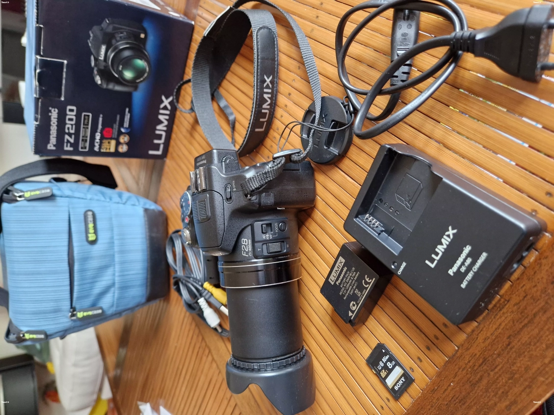 LUMIX Panasonic FZ200