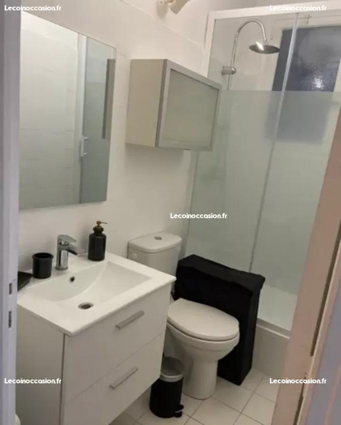 Chambre équipée avec toilette personnelle