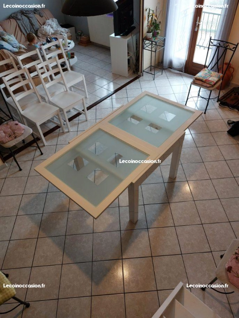 A vendre table en verre