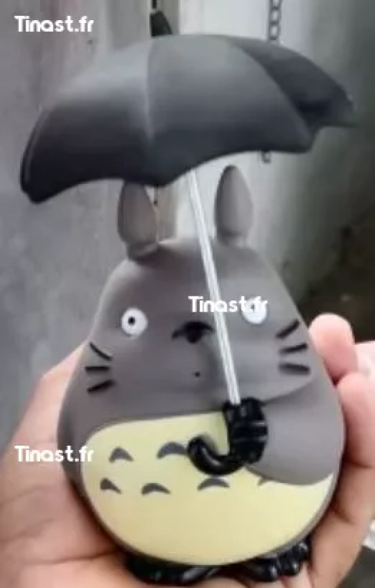 TOTORO FIGURINE