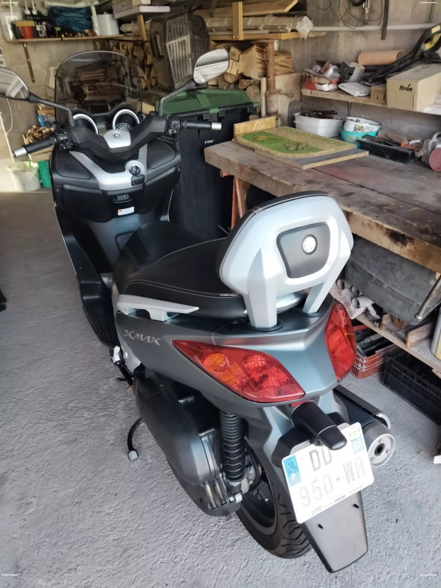 Vend xmax scooter 125cm3