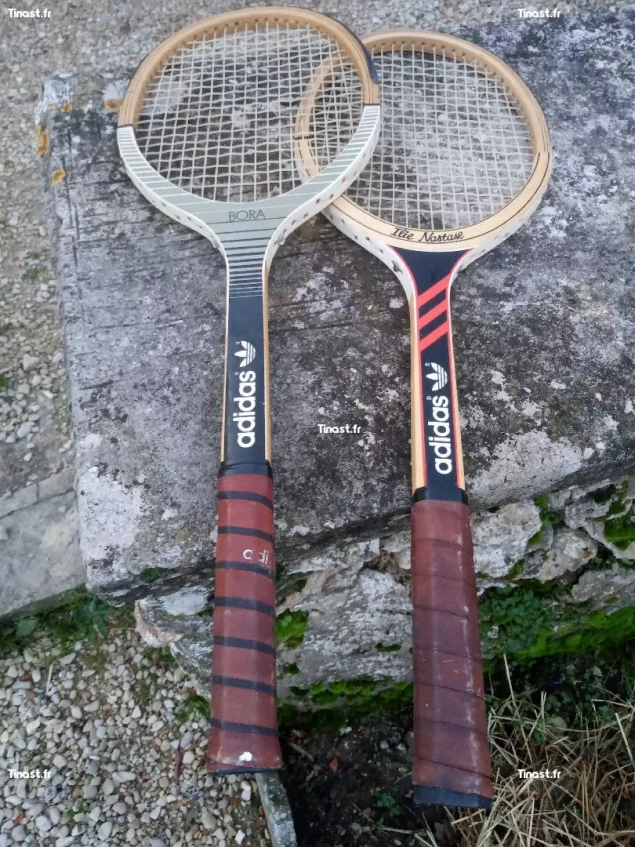 2 raquettes de tennis