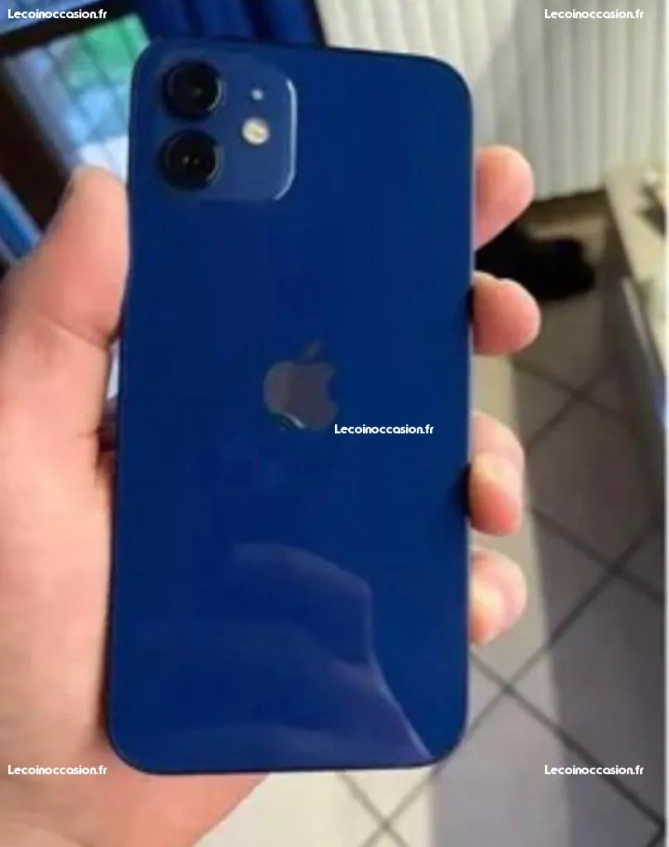 iPhone 12 bleu (avec boîte et accessoires )