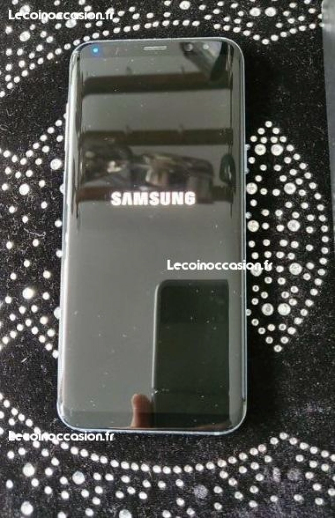 Samsung galaxy S8 parfait état de marche garantie facture accessoires