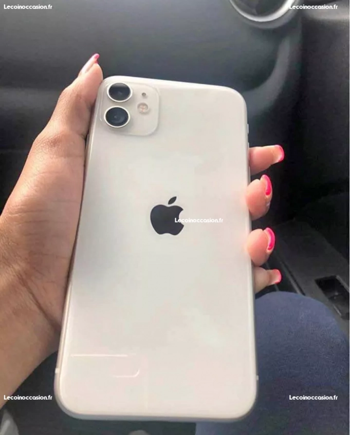 iPhone 11 blanc avec boîte et accessoires