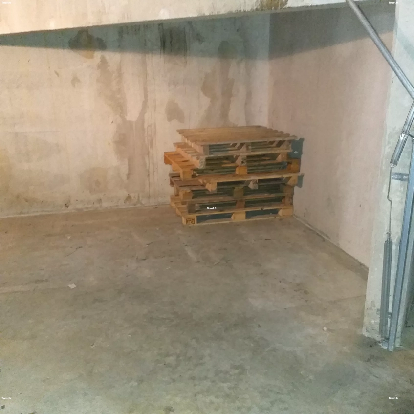 Grand garage a vendre ou louer Bron