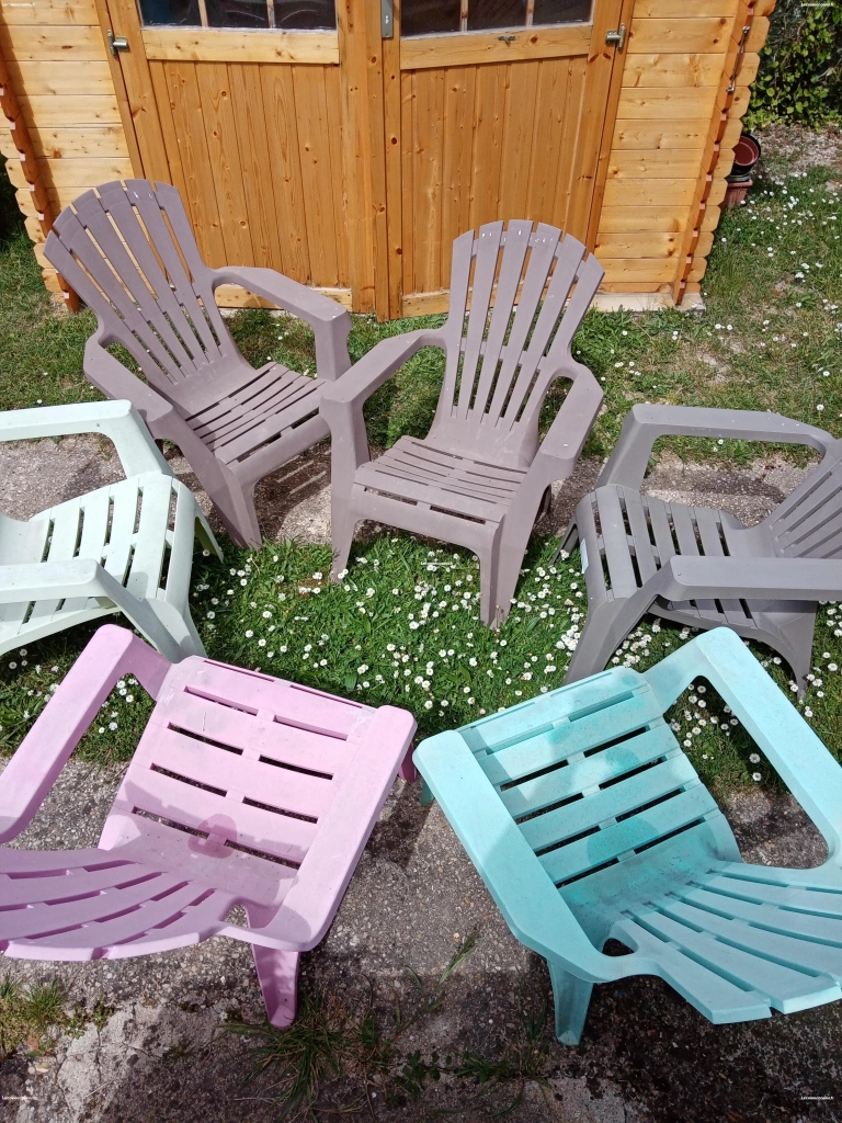 Vends 6 chaises de jardins  de couleur