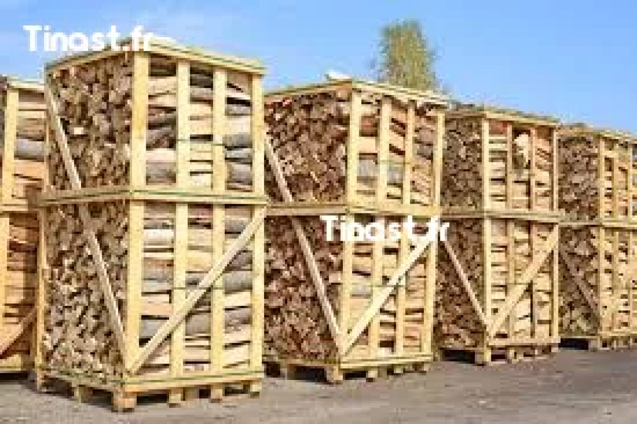 Bois de chauffage sec prêt à buler