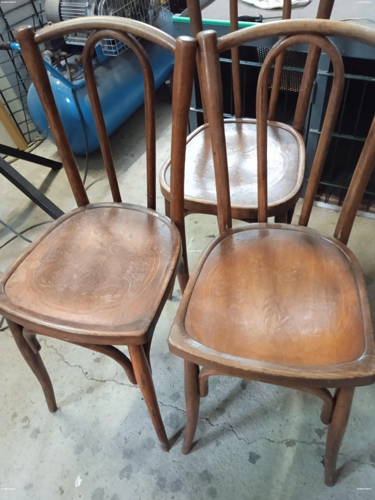 Vend 3 chaises de bar ancienne  bois