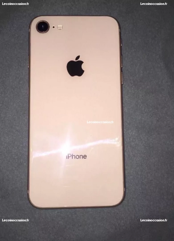 iPhone 8 (or rose) avec boîte et accessoires