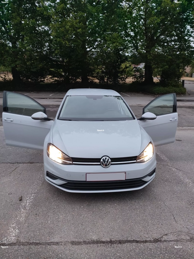 Volkswagen Golf 1.0 TSI