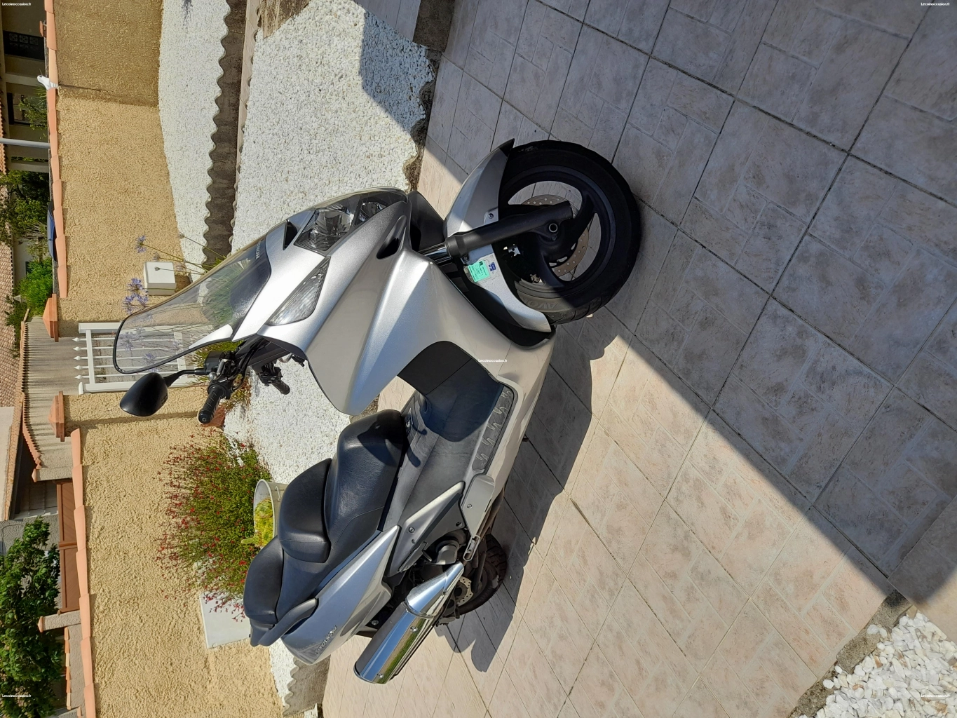 Vend scooter silver wing  400