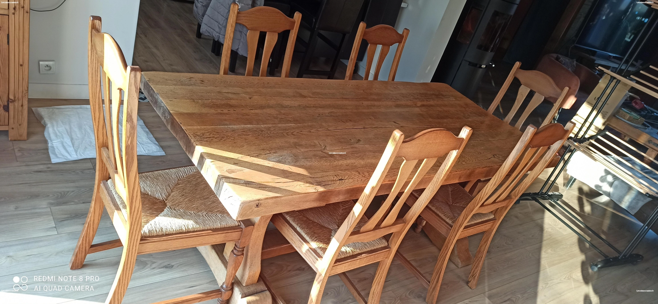 Vends table de salle à manger chêne brut  et chaises